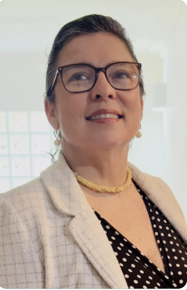 Retrato de Dra. Ingrid Kandler, Médica Doutora em Pediatria CRM/ES 7099 // RQE 4977 da Clínica Pavon D'Or